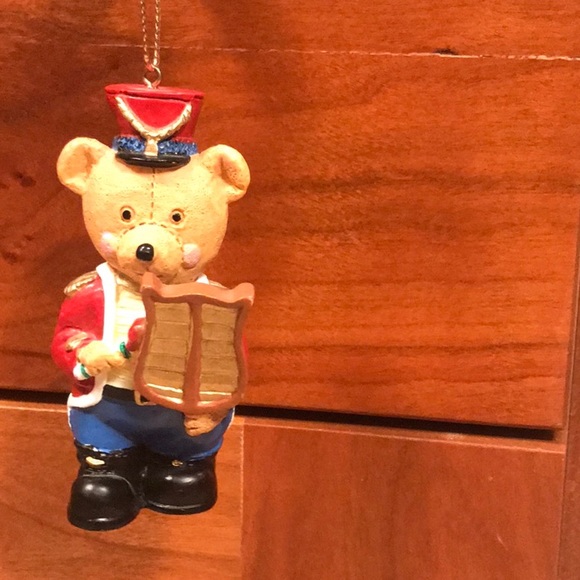 Set of 2 Avon Christmas ornaments in their boxes. - Picture 4 of 5